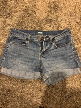 Old Navy Mid Rise Light Wash Cuffed Denim Jean Shorts Women’s Size 28